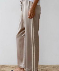 Riverandoak.shopf46602b88b 1